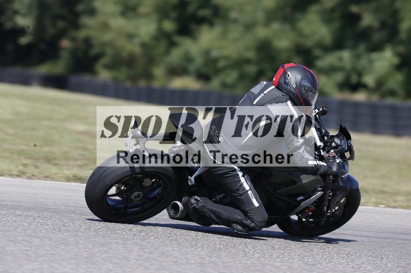 /Archiv-2025/49 26.08.2025 Cornu Master School ADR/blau-bleu/47